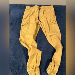 Men’s cargo joggers